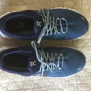 ON Cloudtec Helion Swiss Running shoes size 10.5